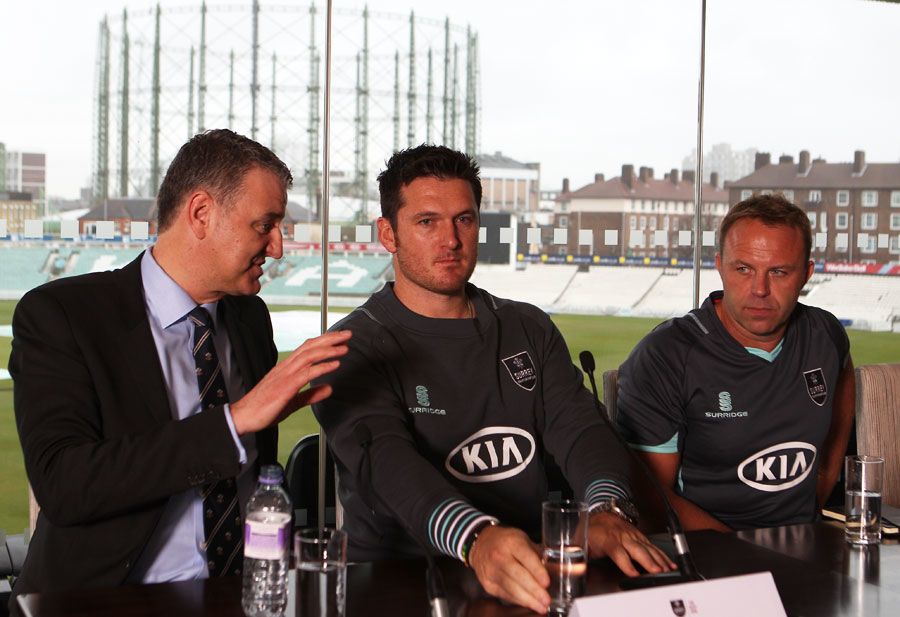 Surrey chairman Richard Thompson, Graeme Smith and Chris Adams