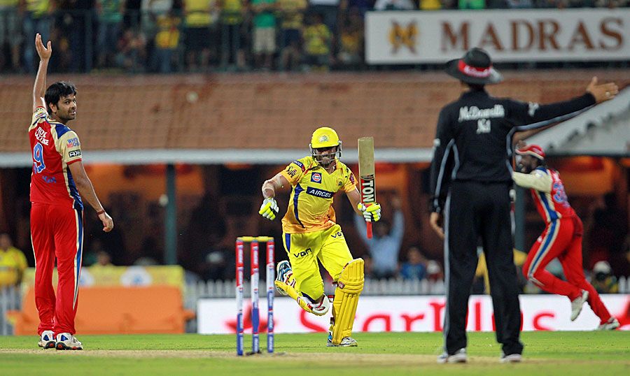 Ravindra Jadeja completes the winning run while umpire Anil Chaudhary signals a no-ball