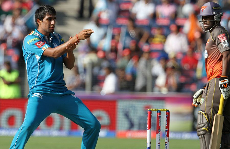 Rahul Sharma 'shoots down' another batsman