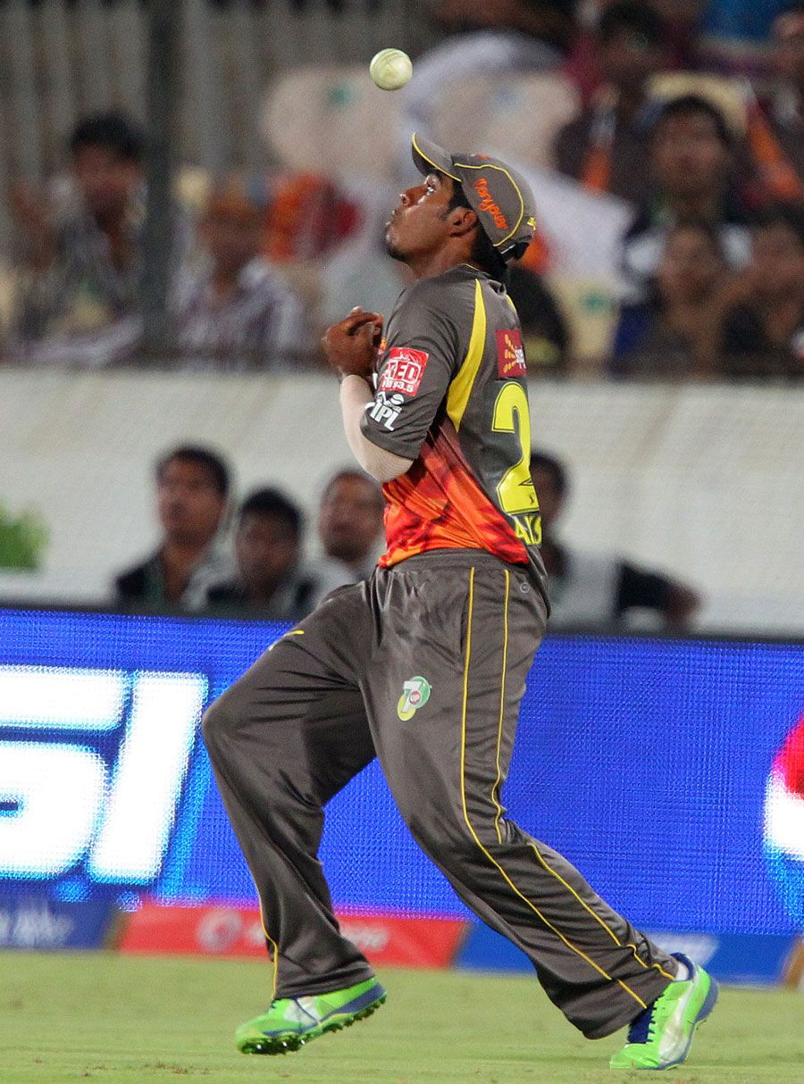 Akshath Reddy hung on to David Hussey's catch on the second attempt