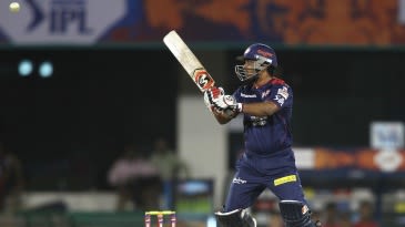 Maharashtra powered by Jadhav, Khadiwale tons