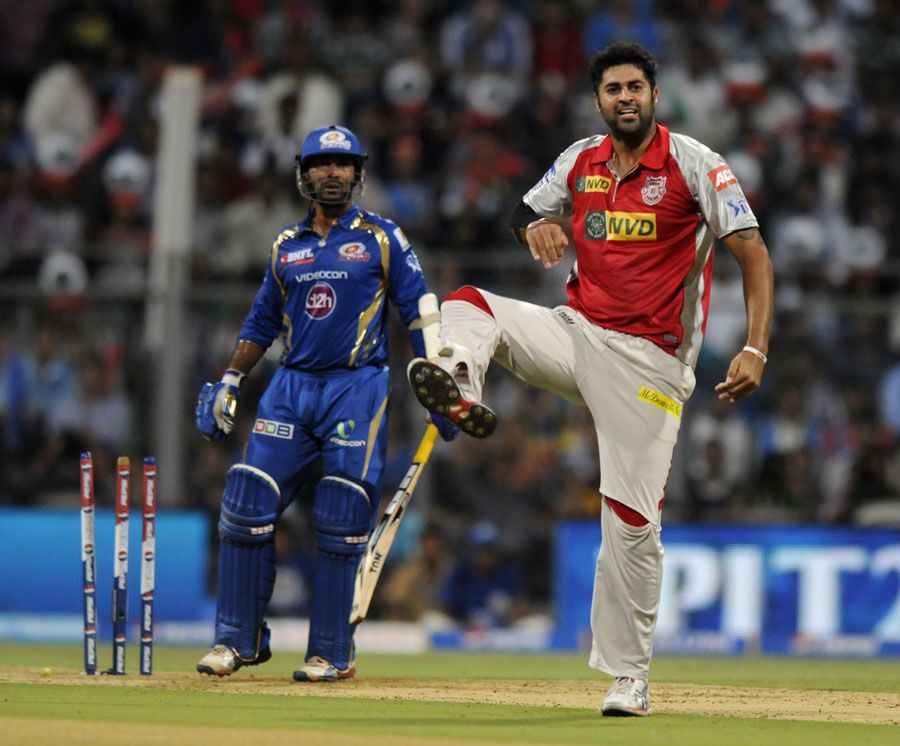 Manpreet Gony celebrates after dismissing Dinesh Karthik
