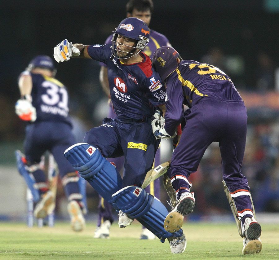 Unmukt Chand runs into Manvinder Bisla accidentally
