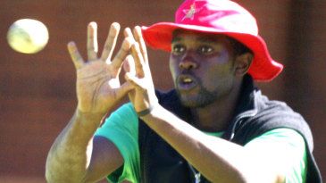 Chigumbura named Zimbabwe's limited-overs captain