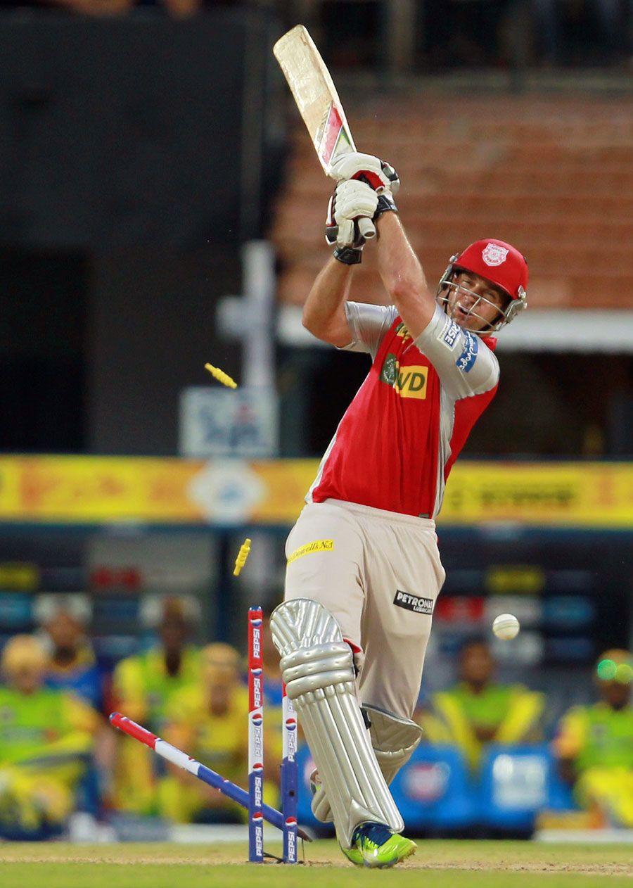 Luke Pomersbach was bowled by Mohit Sharma