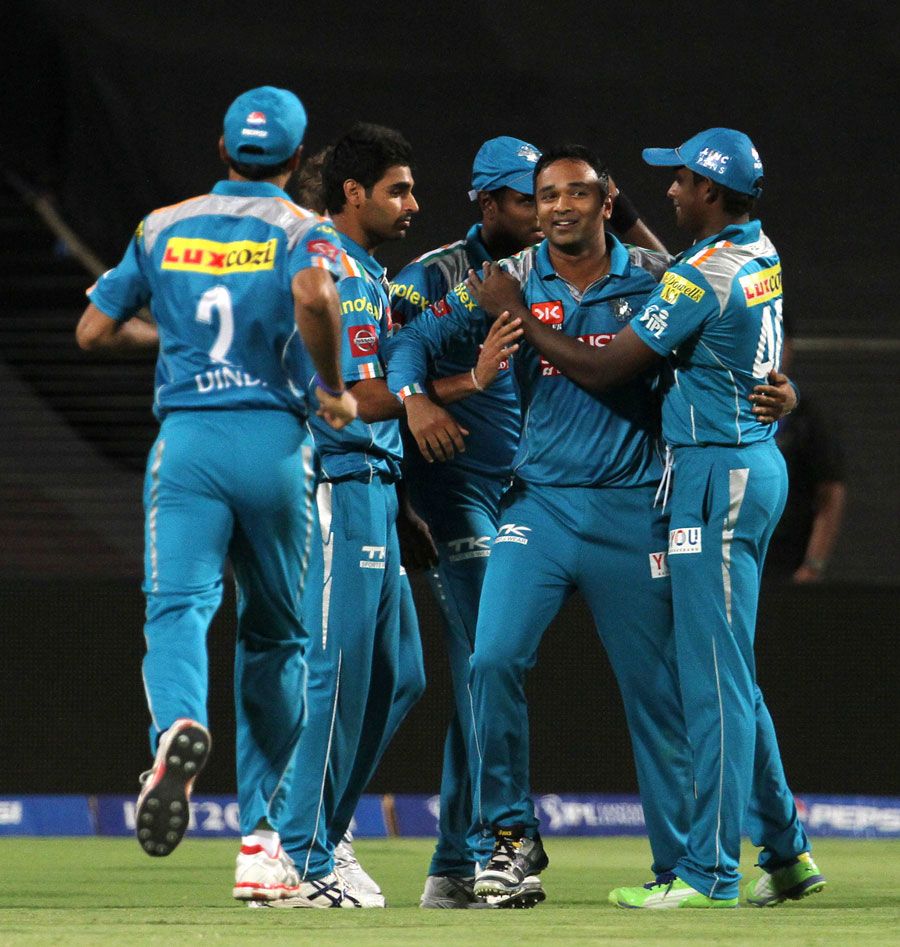 T Suman got the big wicket of Chris Gayle
