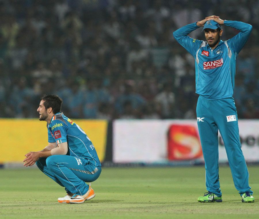 Wayne Parnell and Udit Birla are disappointed after missing an run-out chance in the last over