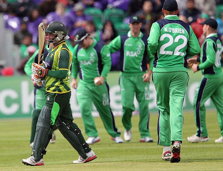 Imran Farhat was dismissed for 9