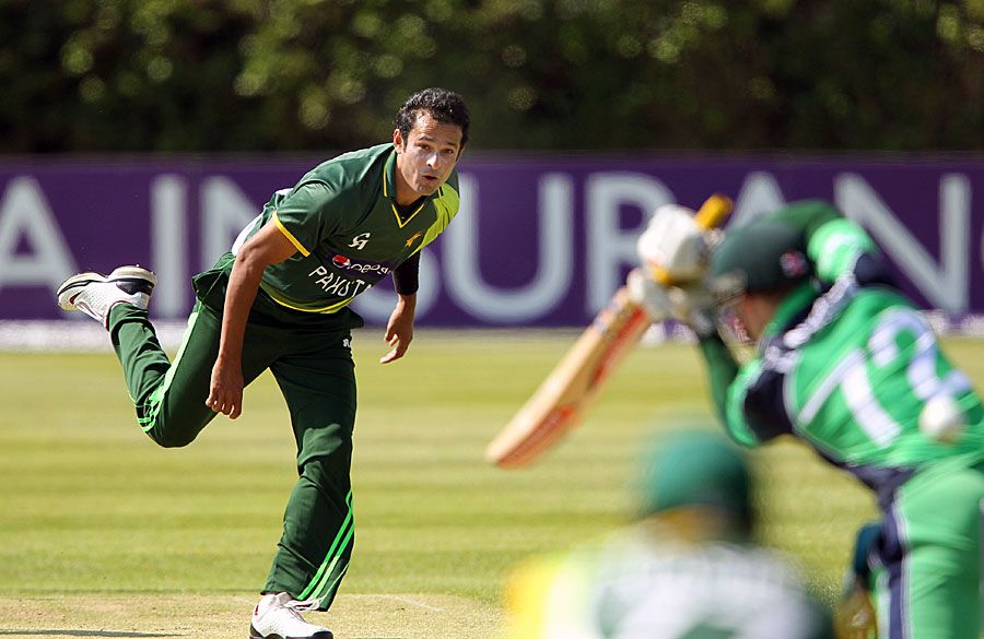 Asad Ali in his delivery stride