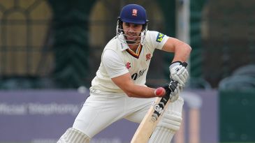 Essex fight back from Shantry seven