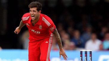 Wellington release Dernbach, Gulbis after late night out