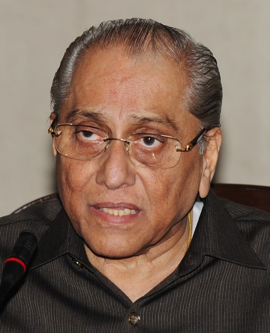 Jagmohan Dalmiya during a press conference