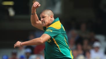 Kleinveldt stars in Cobras' slim win