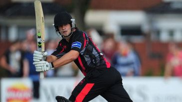 Burns cuts short Leicestershire stay
