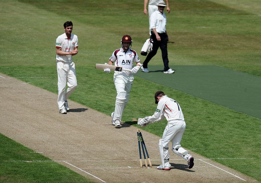 Gareth Cross completes the run out of James Middlebrook