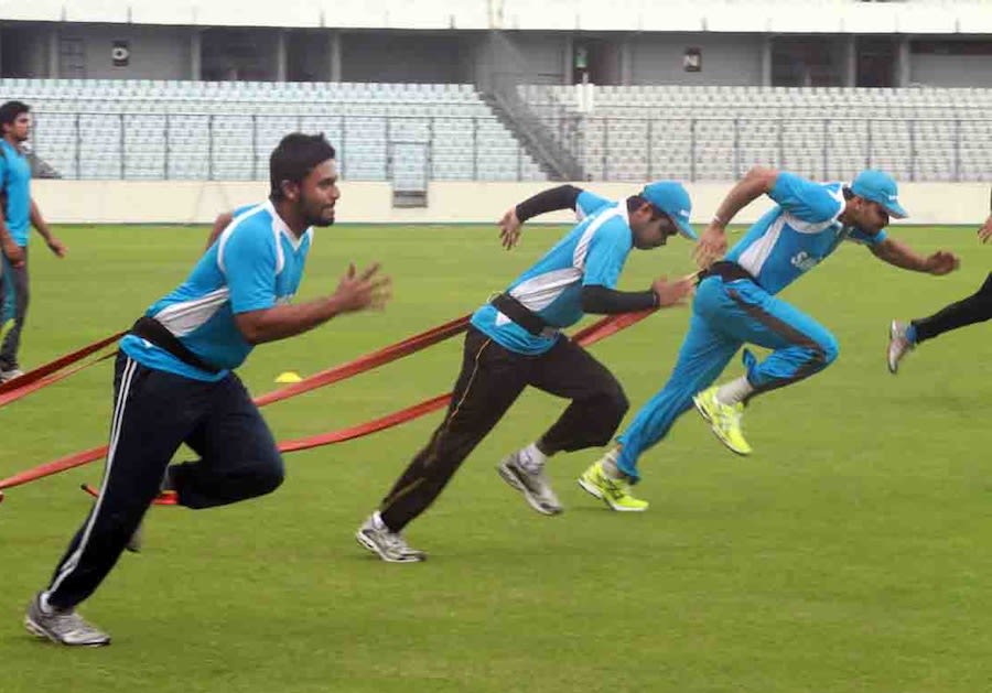 Shahriar Nafees trains with team-mates