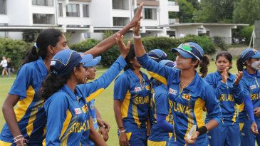 Pakistan, Sri Lanka ease to wins, Zimbabwe take low-scorer 