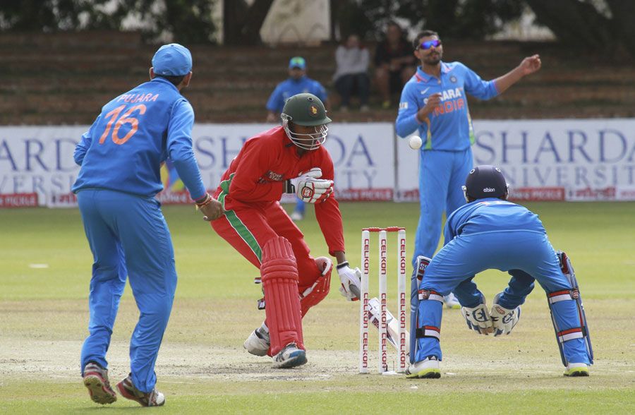 Timycen Maruma rushes back to avoid a run-out