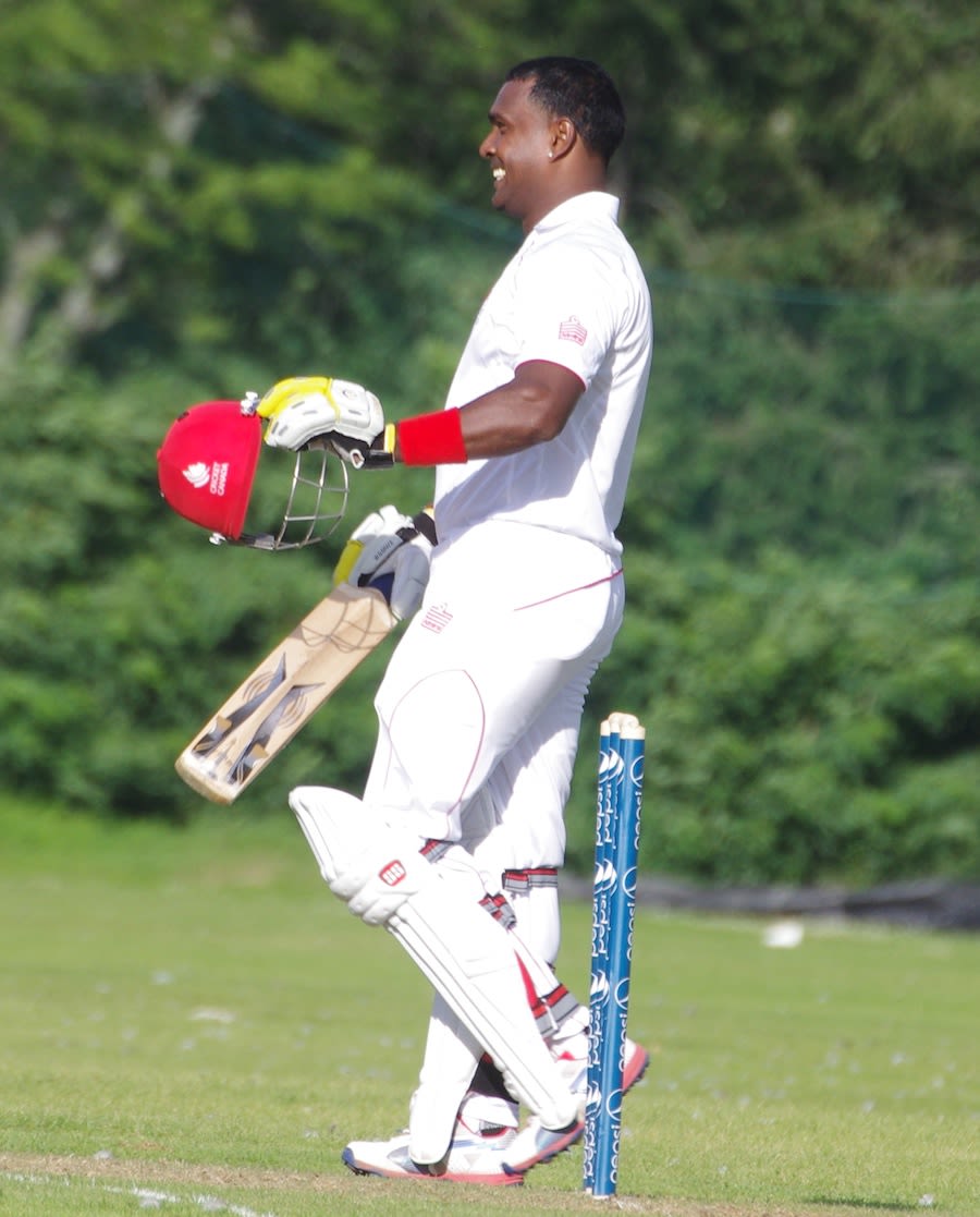 Damodar Daesrath celebrates his hundred