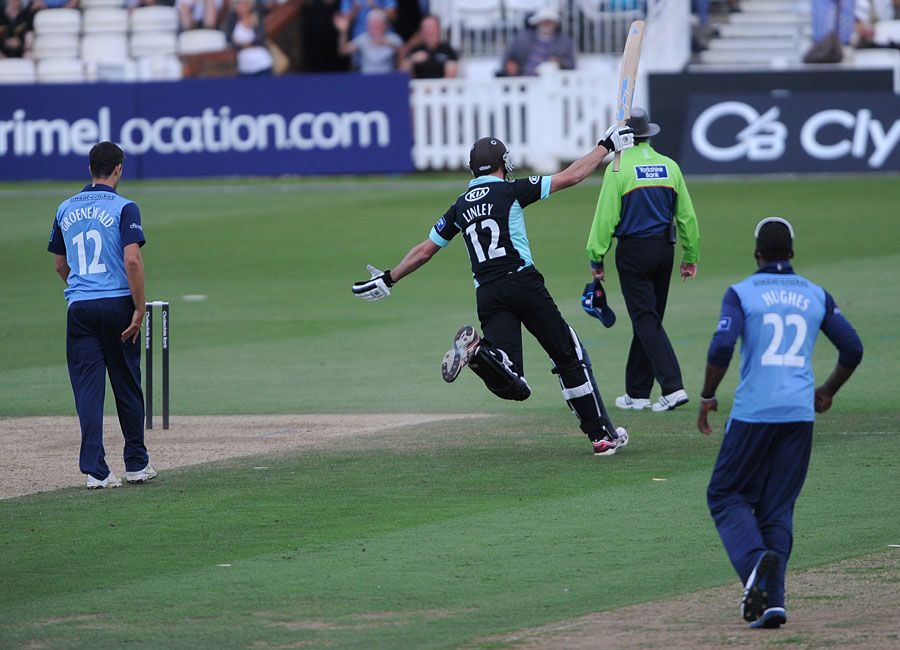 Tim Linley celebrates his winning shot
