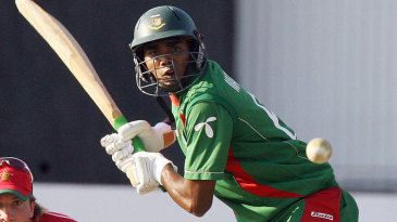 BCB lifts ban on Mosharraf, Mahbubul