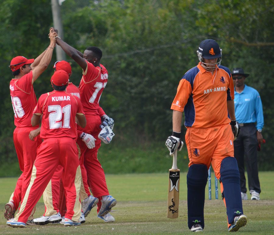 Kenneth Kamyuka celebrates the dismissal of Daan van Bunge