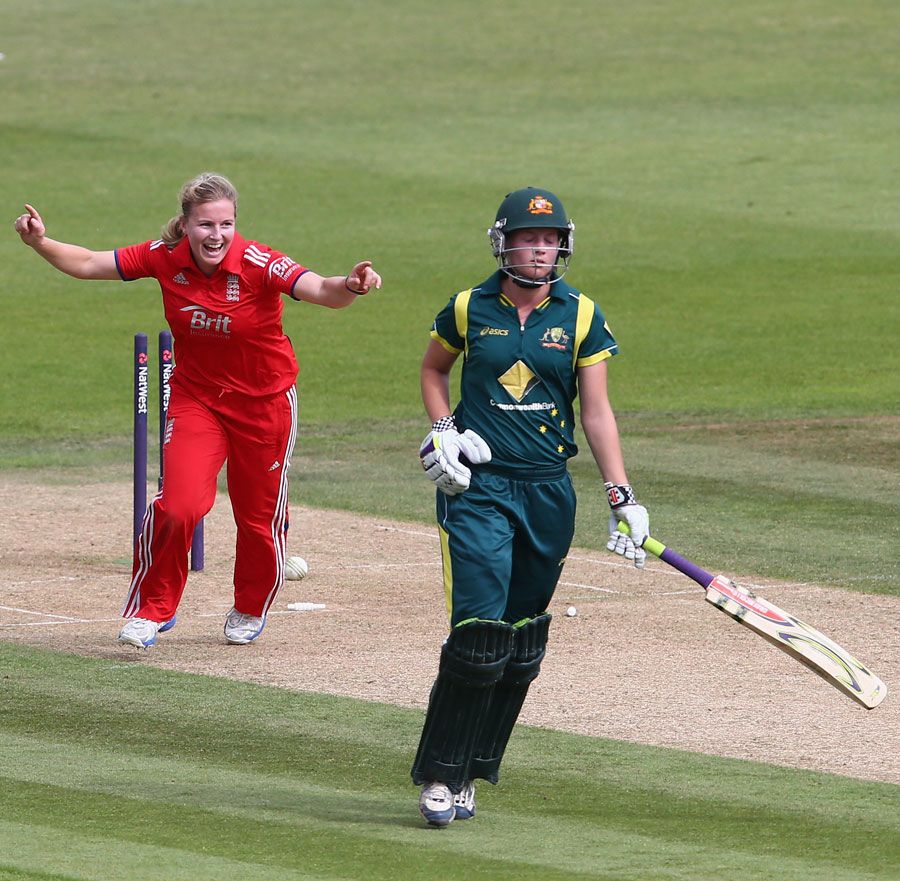 Holly Colvin run out Meg Lanning backing up