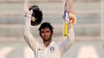 Nayar rearguard takes Mumbai past 400