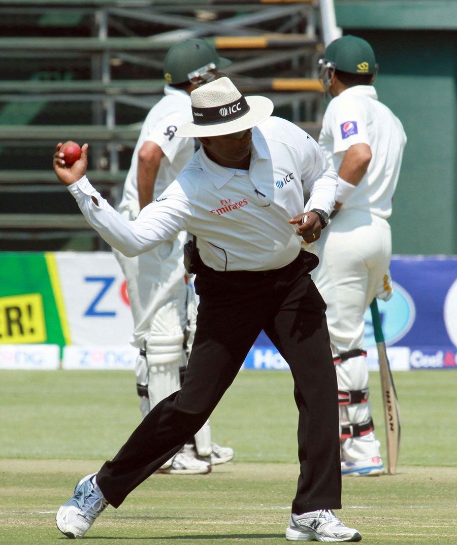 Umpire Ranmore Martinesz set to throw the ball