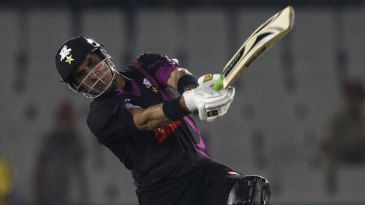 Misbah 27-ball 67 sets up Wolves' D/L win