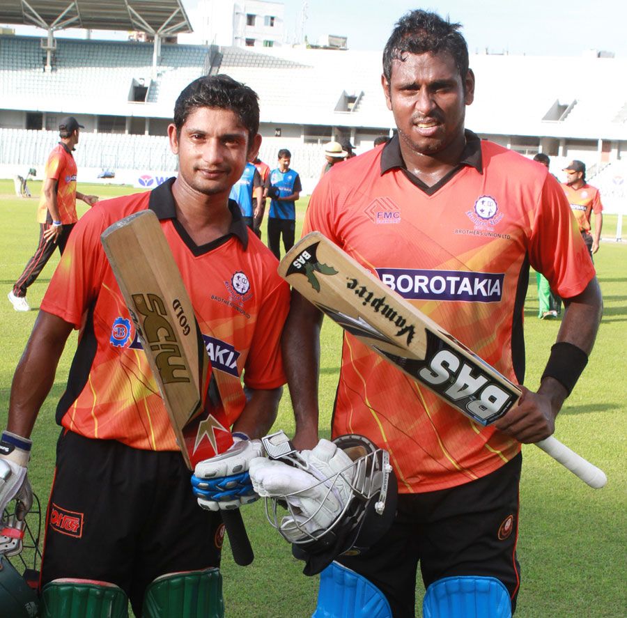 Nazmus Sadat and Angelo Mathews added 148 for the fifth wicket
