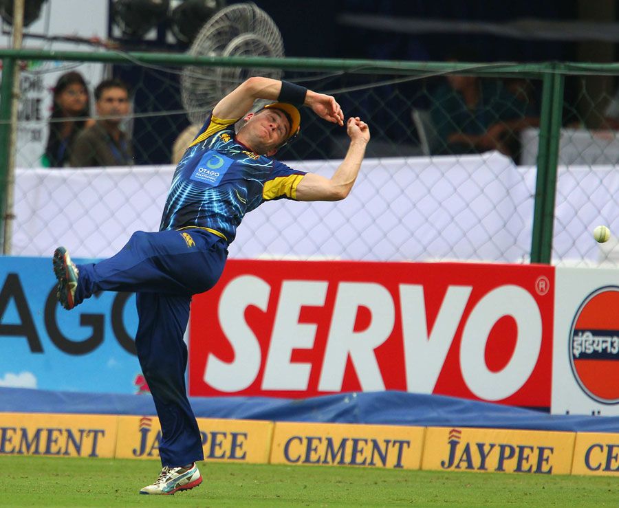 Nick Beard misjudged a catch off Quinton de Kock