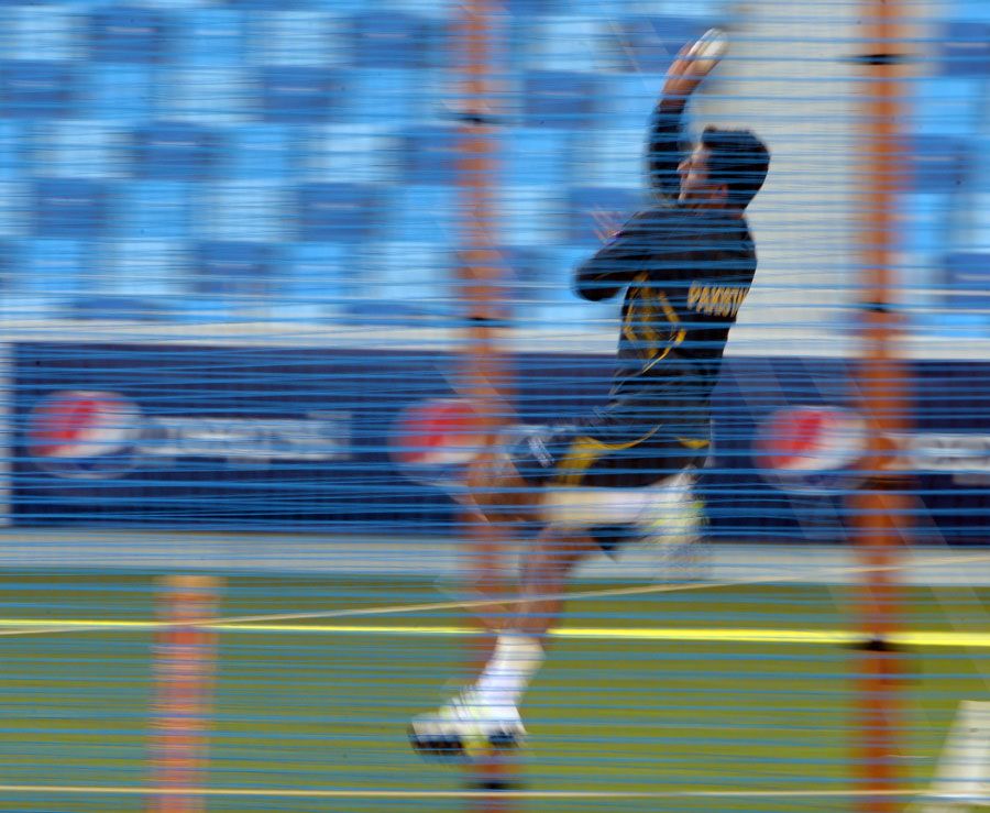 Abdul Razzaq in his bowling stride