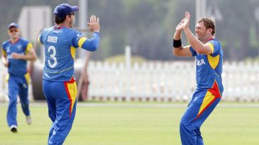 Nicolaas Scholtz sinks Canada