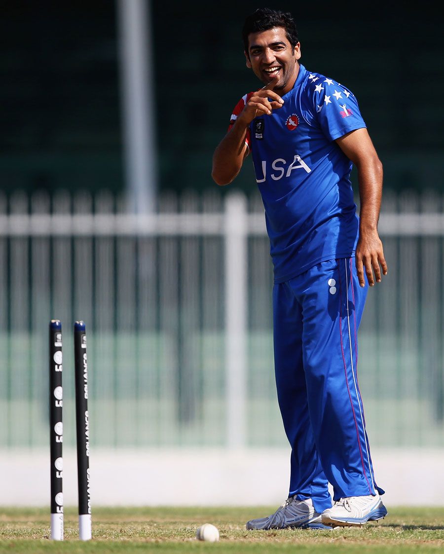 Imran Awan picked up two wickets in the 19th over