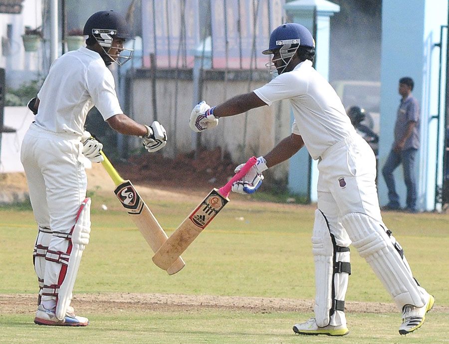 Vijay Zol and Harshad Khadiwale shared an opening stand of 92