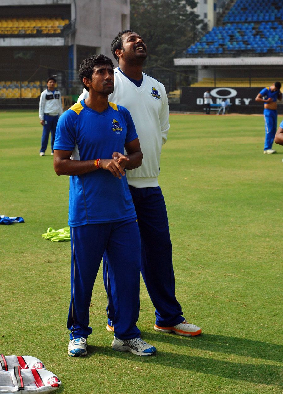 Wriddhiman Saha and Shib Shankar Paul at Bengal's practice session