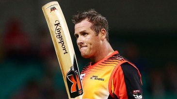 Simmons signs three-year deal with Strikers