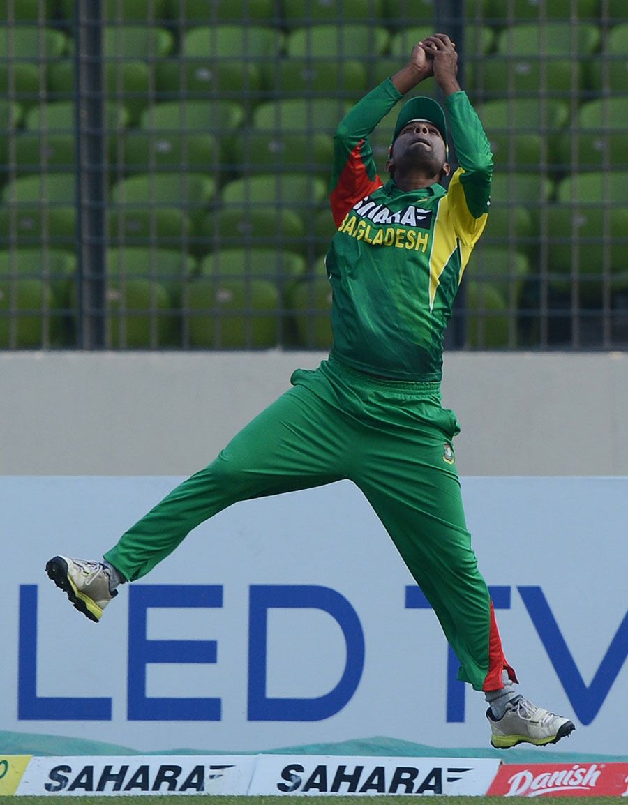 Sohag Gazi fluffs a catch near the boundary