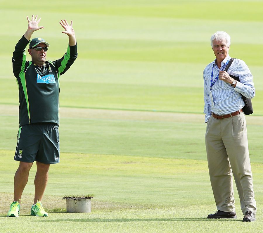 10 minutes to training: Darren Lehmann signals to the team