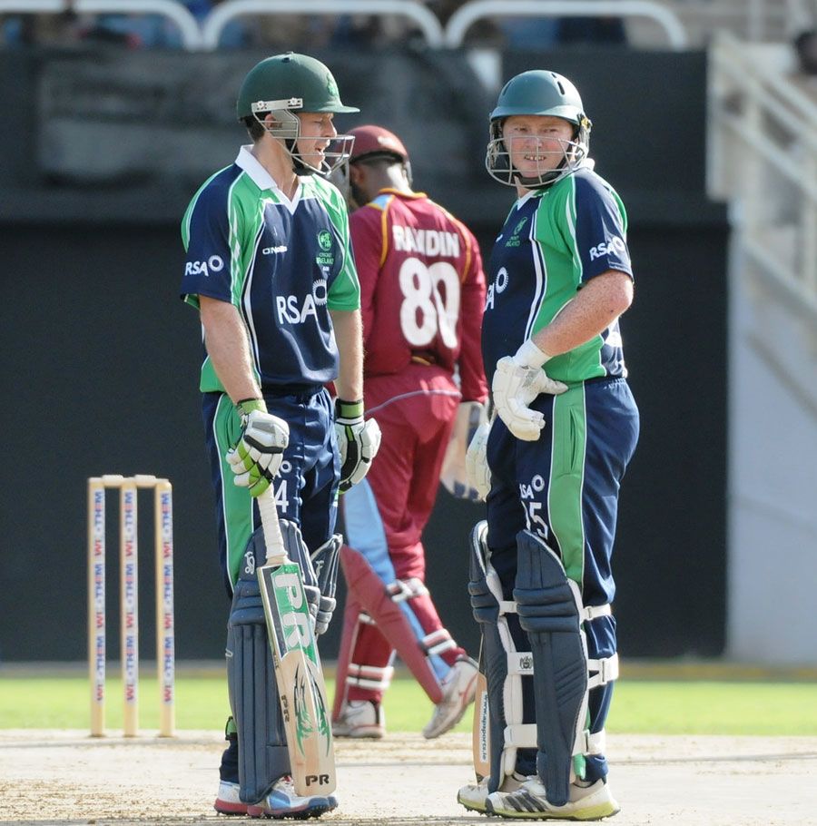 Ed Joyce and Andrew Poynter put on 58 for the fourth wicket