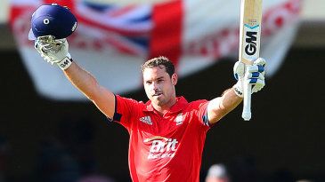 Michael Lumb forced to retire due to ankle injury