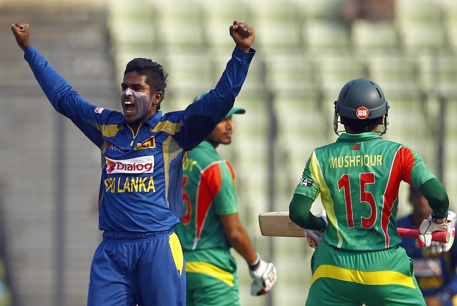 Chaturanga de Silva exults after dismissing Mushfiqur Rahim