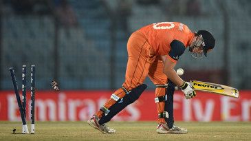 Logan van Beek in Netherlands squad for World T20