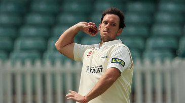 Leicestershire suffer second collapse in four days