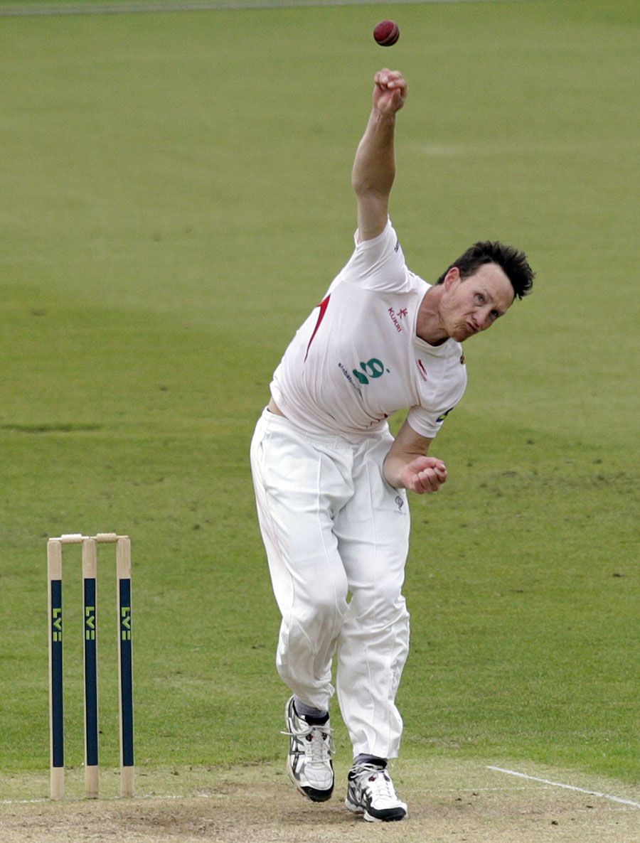 Anthony Ireland claimed 3 for 81
