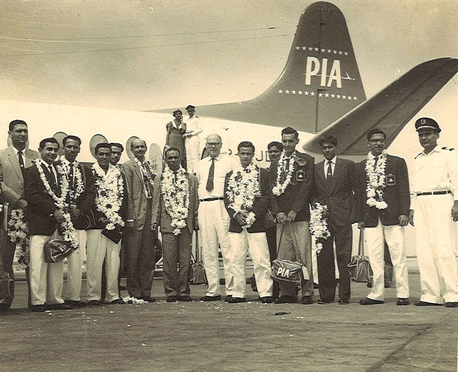 Madhav Mantri (center) leads the ACC team on a goodwill visit to Pakistan