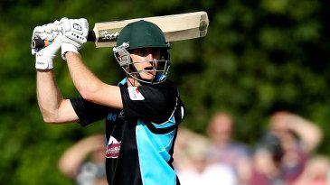 Ajmal, Oliver keep Worcs on track