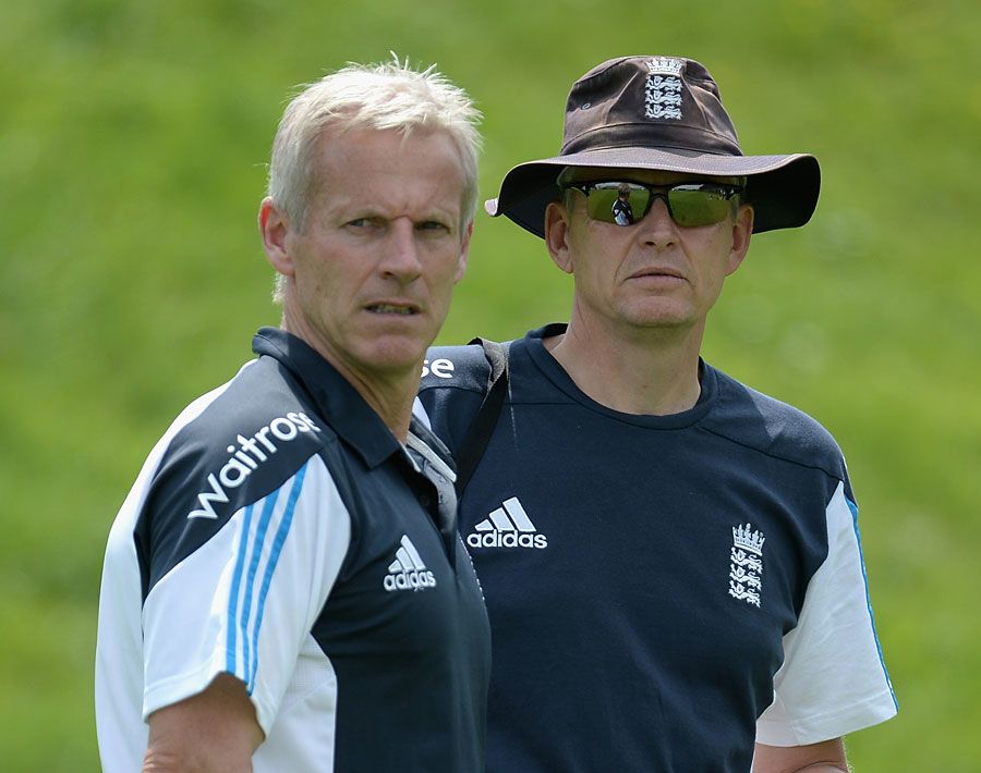 Fancy a recall? Peter Moores chats with spin-bowling coach Peter Such