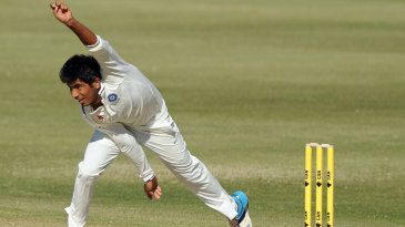 Bumrah's career-best stifles Mumbai